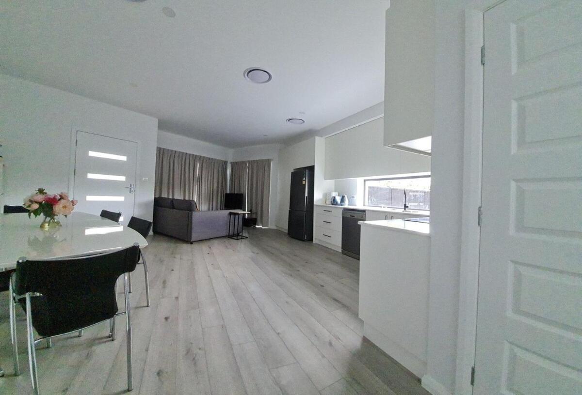 Cozy And Modern 3-bedroom Sydney